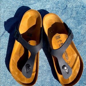 BIRKENSTOCK GIZEN SANDAL BEAUTIFUL CONDITION LIKE NEW